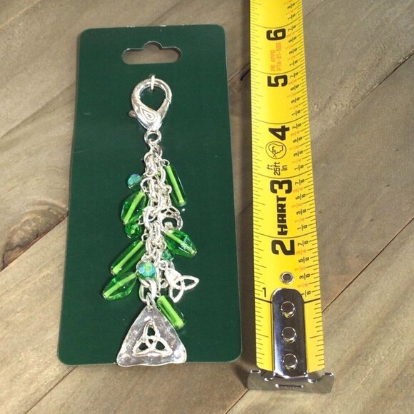 Disney Parks Merch Celtic Knot Keychain Zipper Pull Silver Tone Green Beaded Bra - Picture 3 of 3